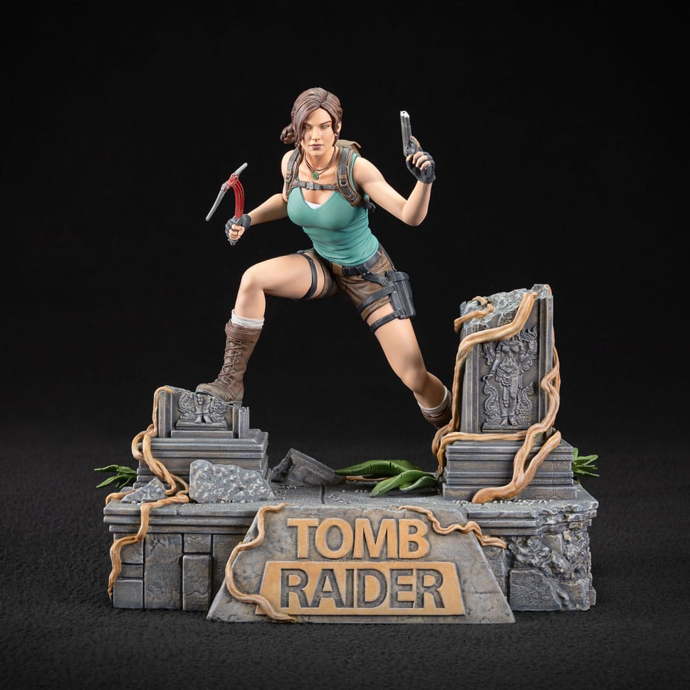 Tomb Raider Lara Croft PVC Statue 24 cm