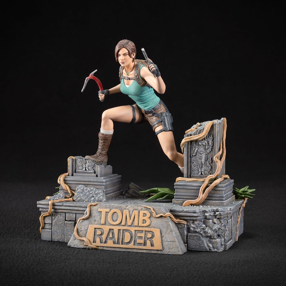 Tomb Raider Lara Croft PVC Statue 24 cm