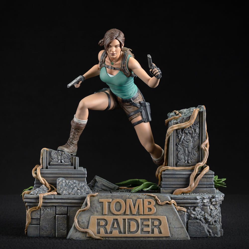 Tomb Raider Lara Croft PVC Statue 24 cm