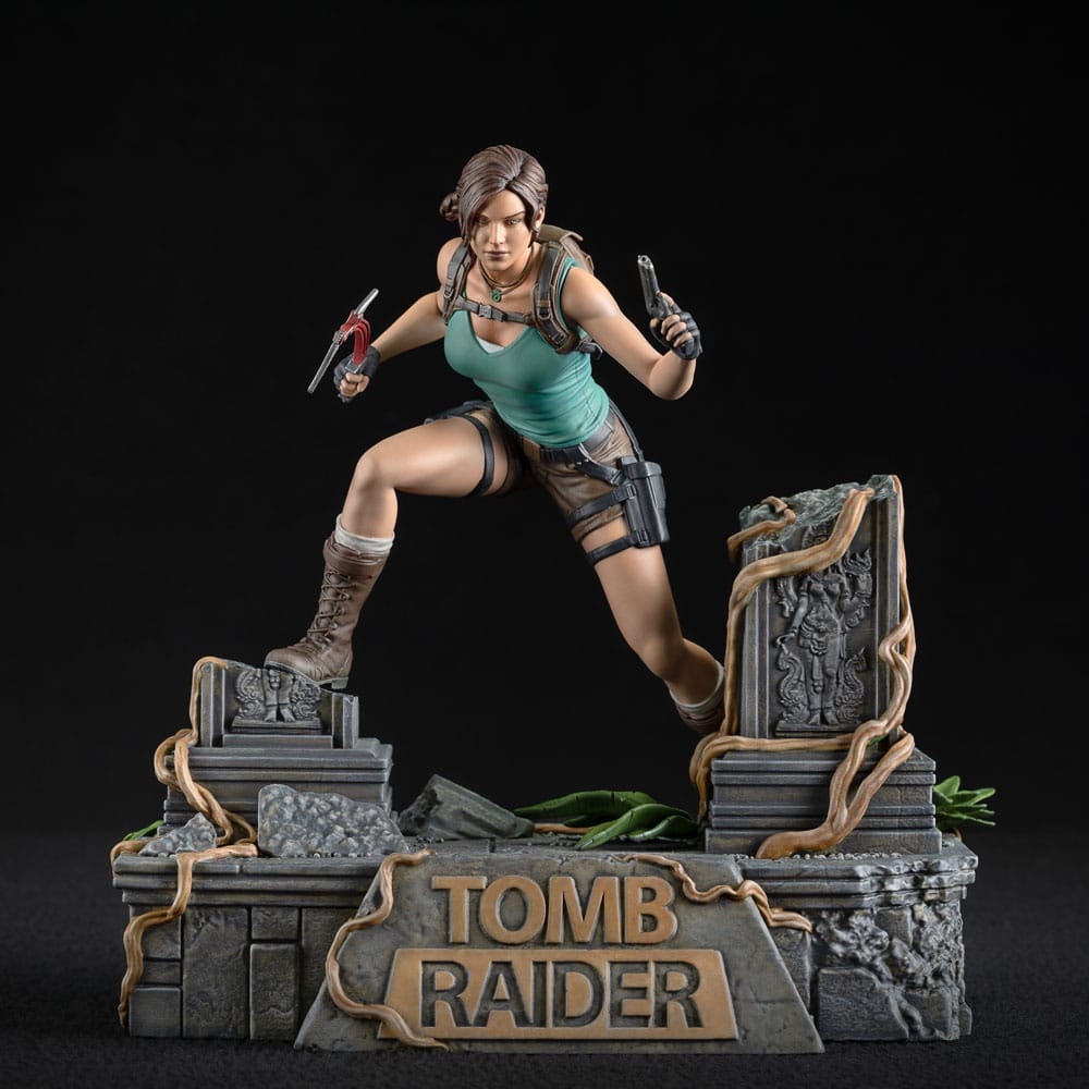 Tomb Raider Lara Croft PVC Statue 24 cm