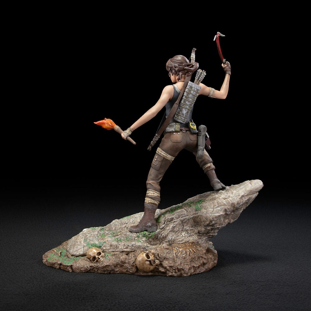 Tomb Raider Lara Croft Survivor Age PVC Statue 33 cm
