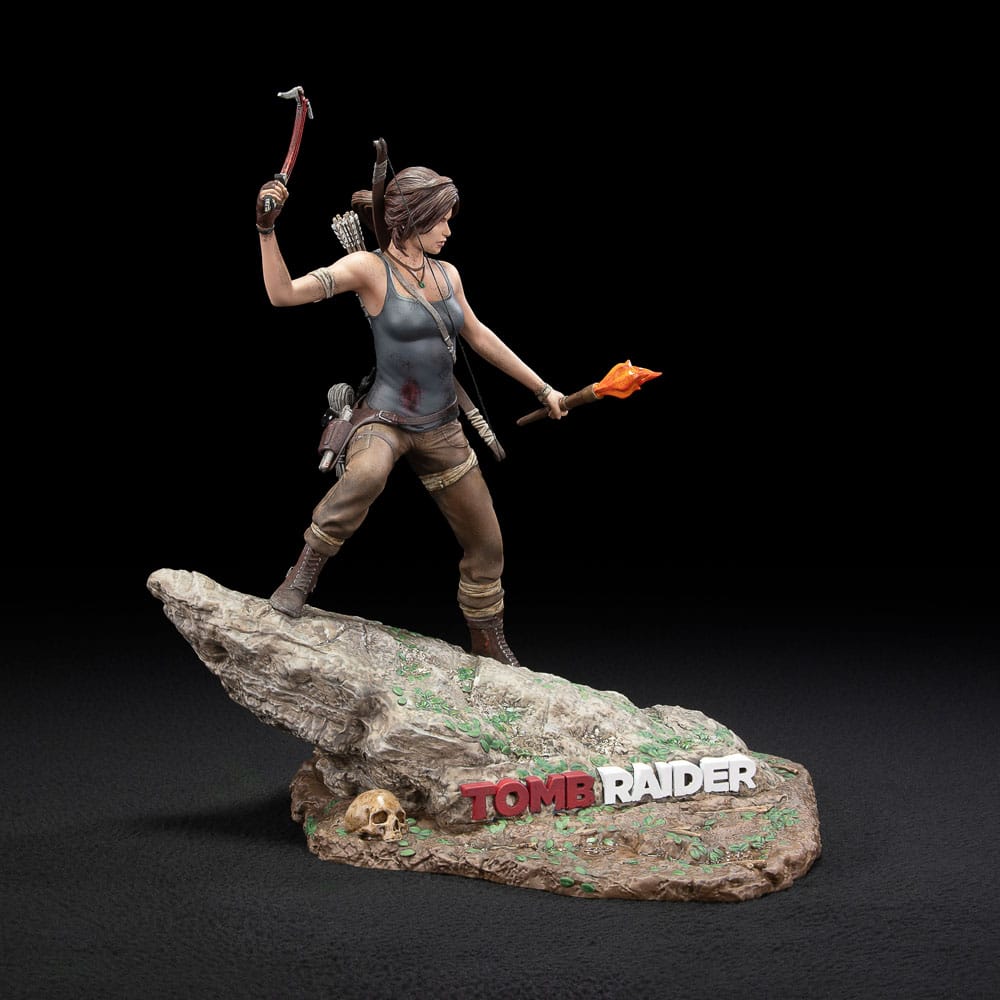 Tomb Raider Lara Croft Survivor Age PVC Statue 33 cm