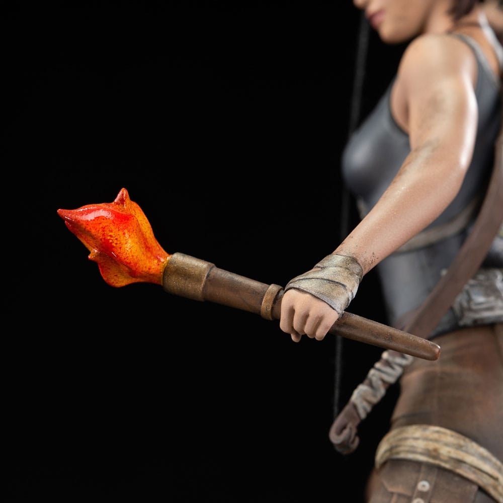 Tomb Raider Lara Croft Survivor Age PVC Statue 33 cm
