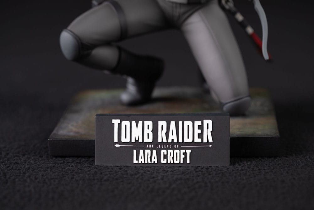 Tomb Raider The Legend of Lara Croft PVC Statue 19 cm