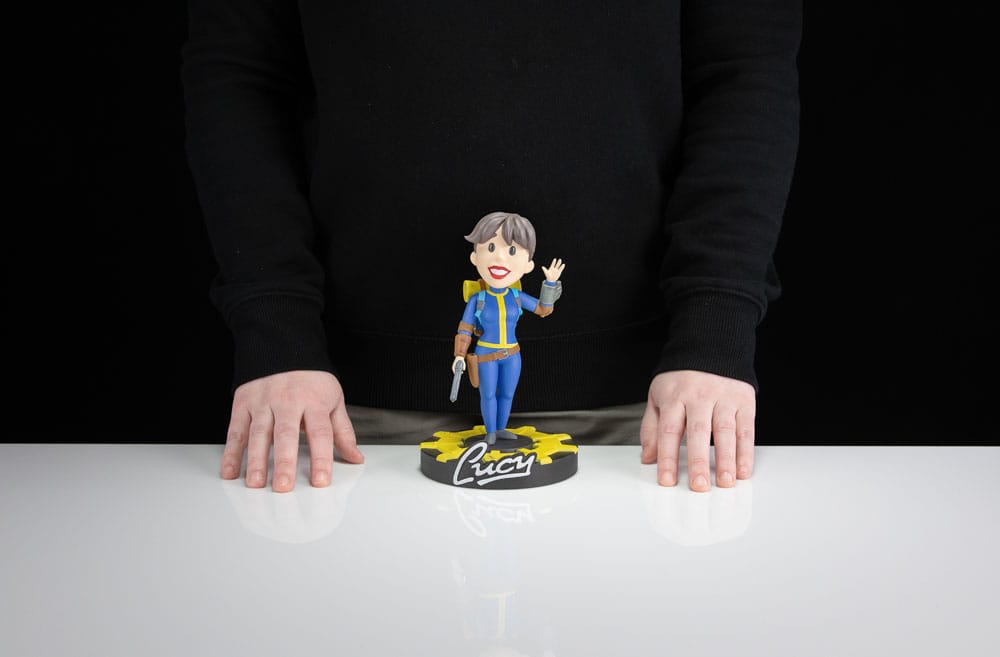 Fallout Lucy Vinyl Figure 20cm