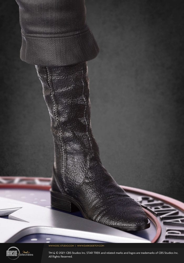 Star Trek Musuem Statue 1/3 Captain James T Kirk 64 cm