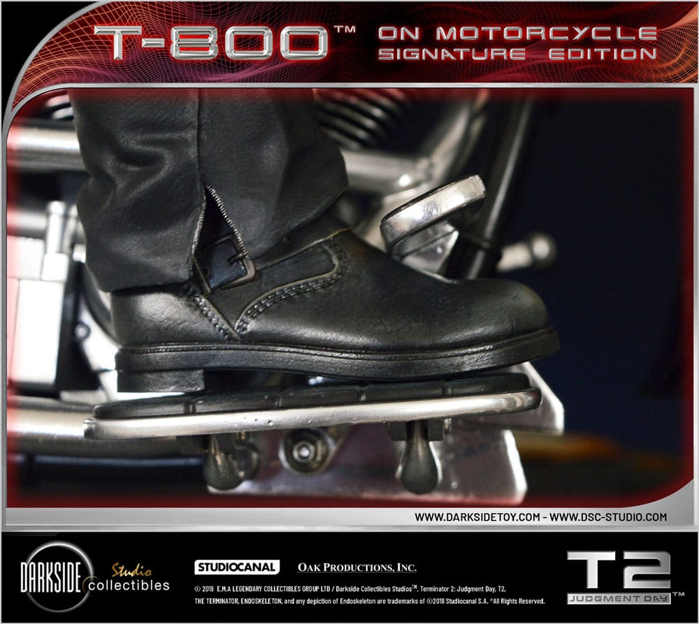 Terminator 2 Statue T-800 On Motorcycle Limited Signature Edition 70 cm