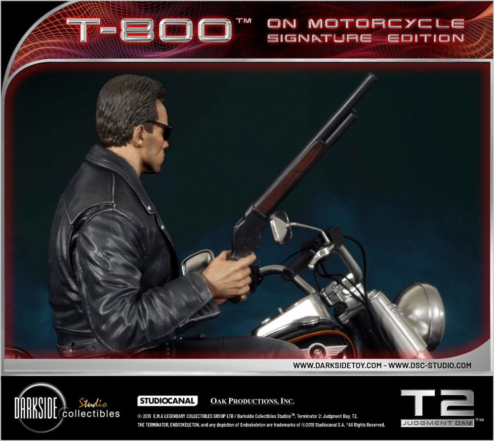 Terminator 2 Statue T-800 On Motorcycle Limited Signature Edition 70 cm