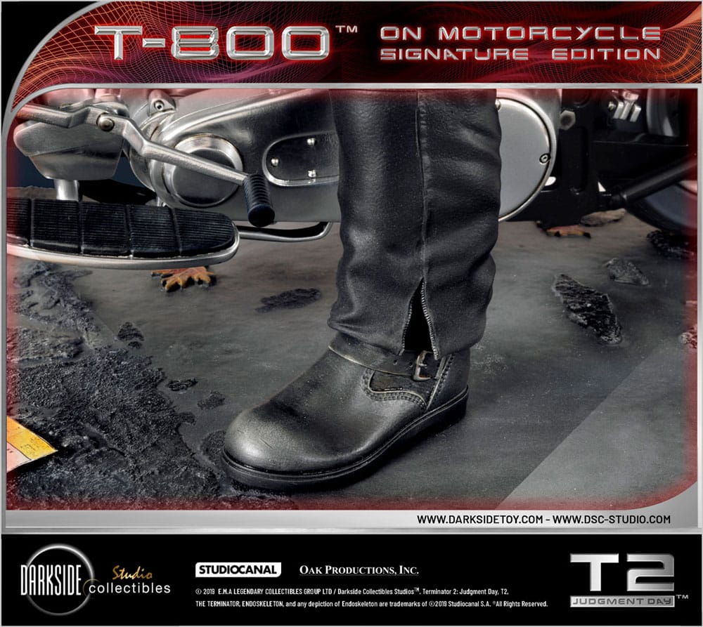 Terminator 2 Statue T-800 On Motorcycle Limited Signature Edition 70 cm