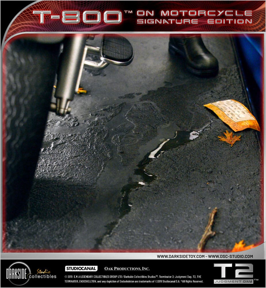 Terminator 2 Statue T-800 On Motorcycle Limited Signature Edition 70 cm