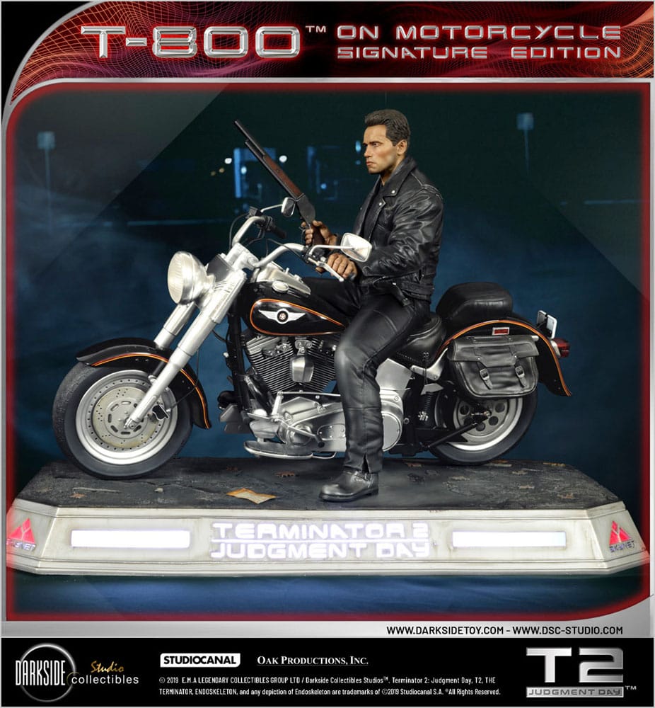 Terminator 2 Statue T-800 On Motorcycle Limited Signature Edition 70 cm