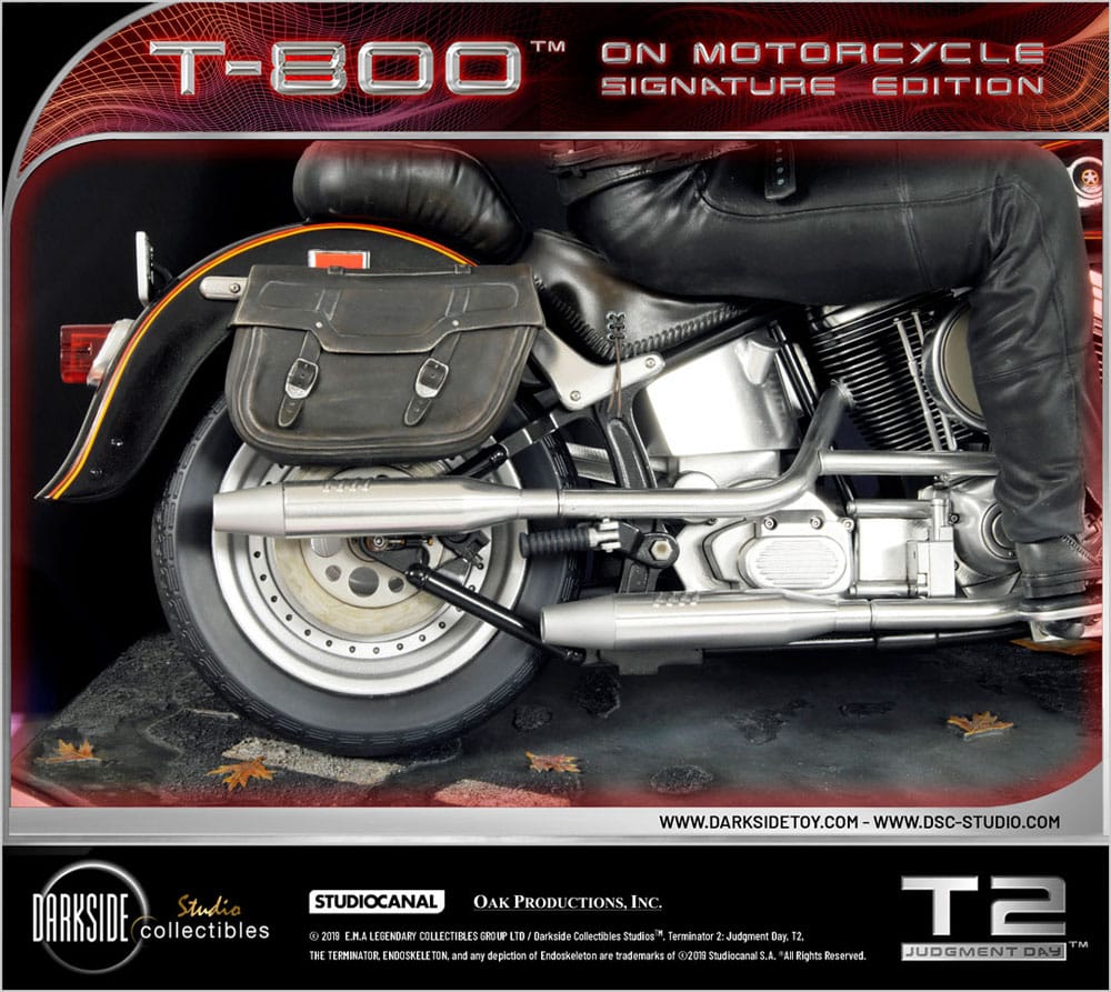 Terminator 2 Statue T-800 On Motorcycle Limited Signature Edition 70 cm