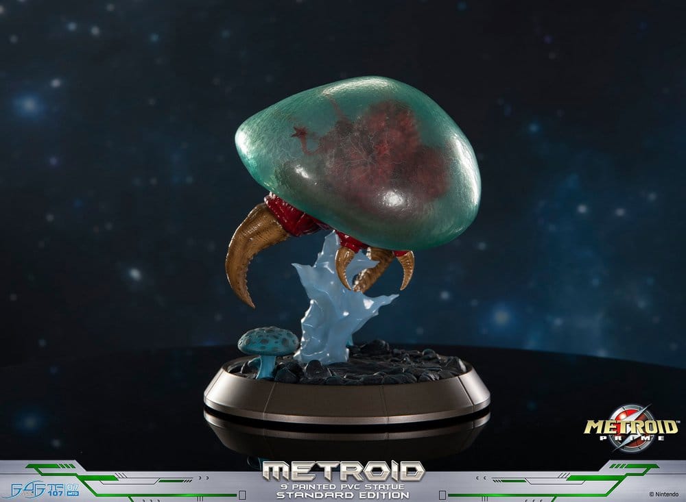 Metroid Prime PVC Figure Metroid (Standard) (Glow in the Dark) 21 cm