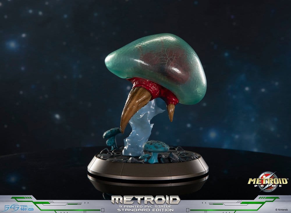 Metroid Prime PVC Figure Metroid (Standard) (Glow in the Dark) 21 cm