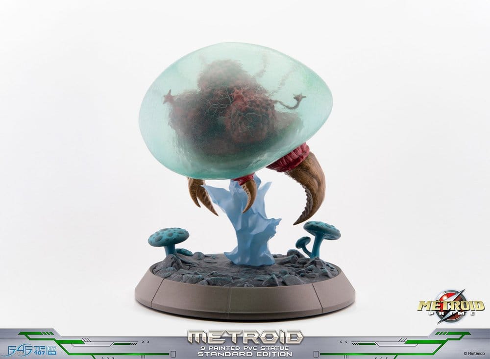Metroid Prime PVC Figure Metroid (Standard) (Glow in the Dark) 21 cm