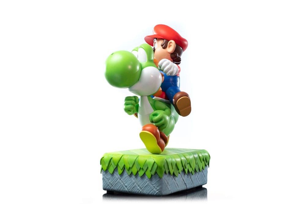 Super Mario Statue Mario & Yoshi 48 cm
