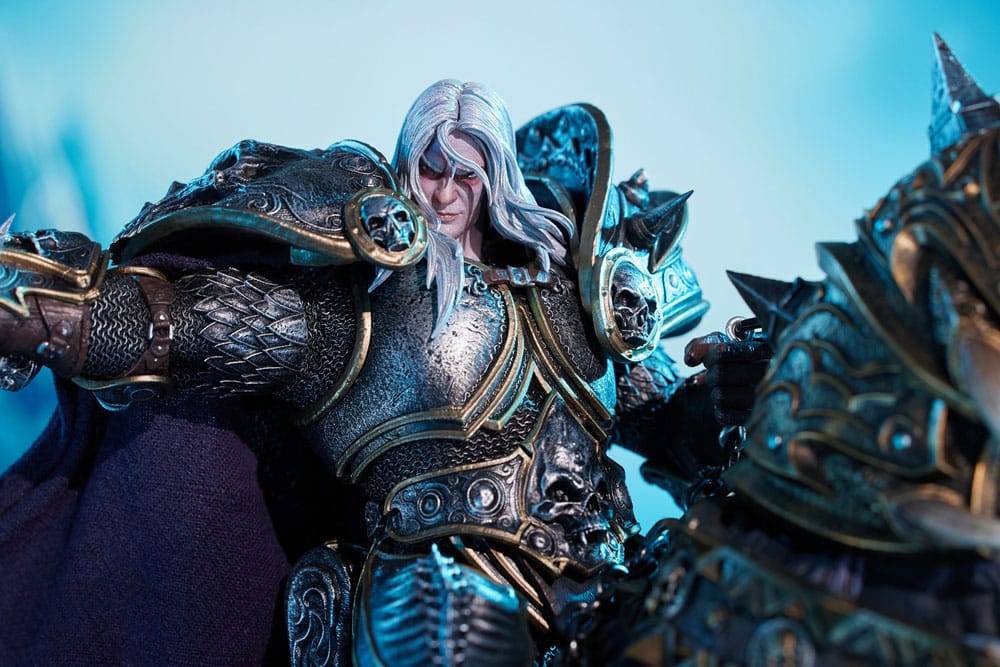 World of Warcraft Statue The Lich King & Invincible 68 cm