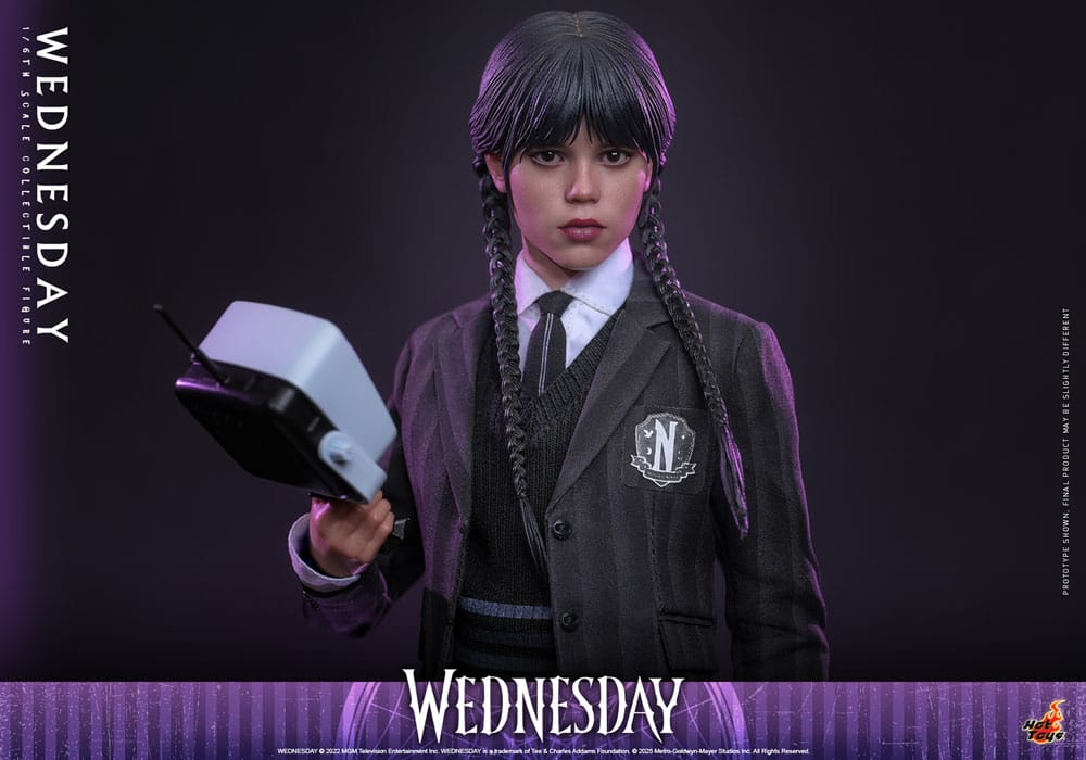 Wednesday Action Figure 1/6 Wednesday 27 cm