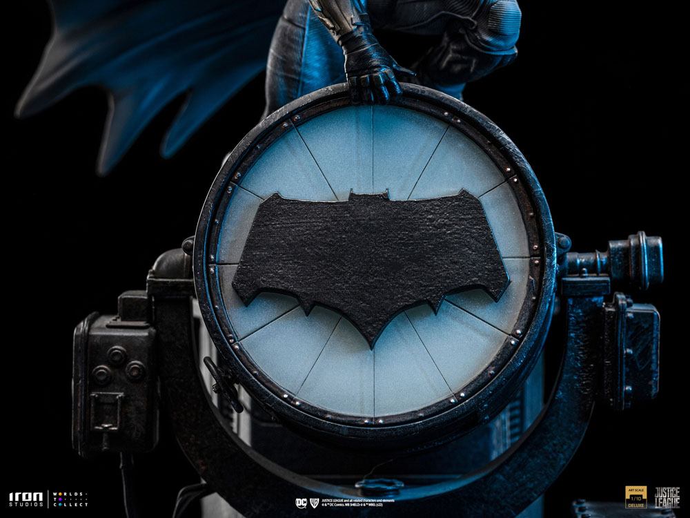 Zack Snyder's Justice League Deluxe Art Scale Statue 1/10 Batman on Batsignal 28 cm