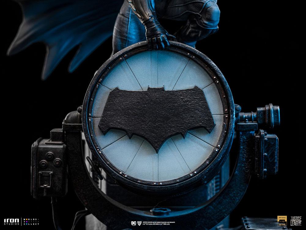 Zack Snyder's Justice League Deluxe Art Scale Statue 1/10 Batman on Batsignal 28 cm