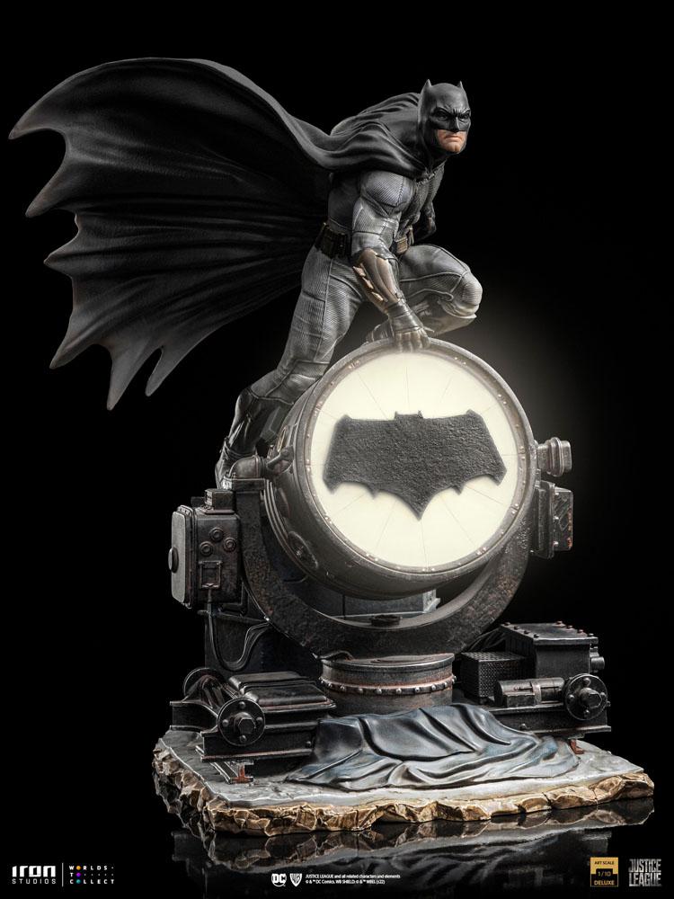 Zack Snyder's Justice League Deluxe Art Scale Statue 1/10 Batman on Batsignal 28 cm