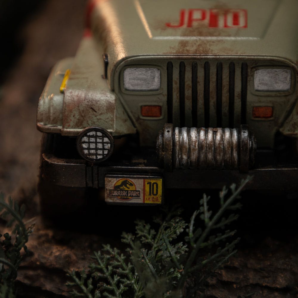 Jurassic Park Demi Art Scale Statue 1/20 T-Rex Chase 30cm