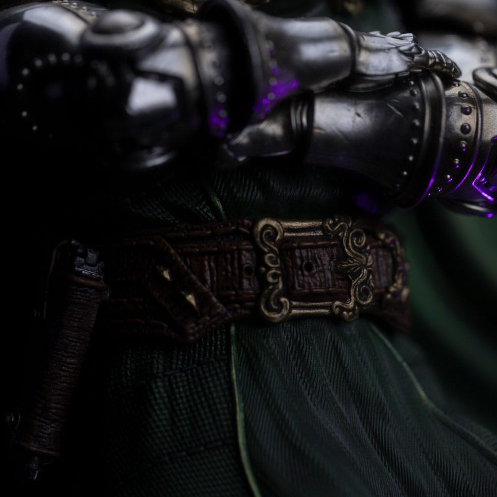 The Infinity Gauntlet Marvel Legends Diorama Statue 1/10 Doctor Doom Deluxe Edition 42 cm