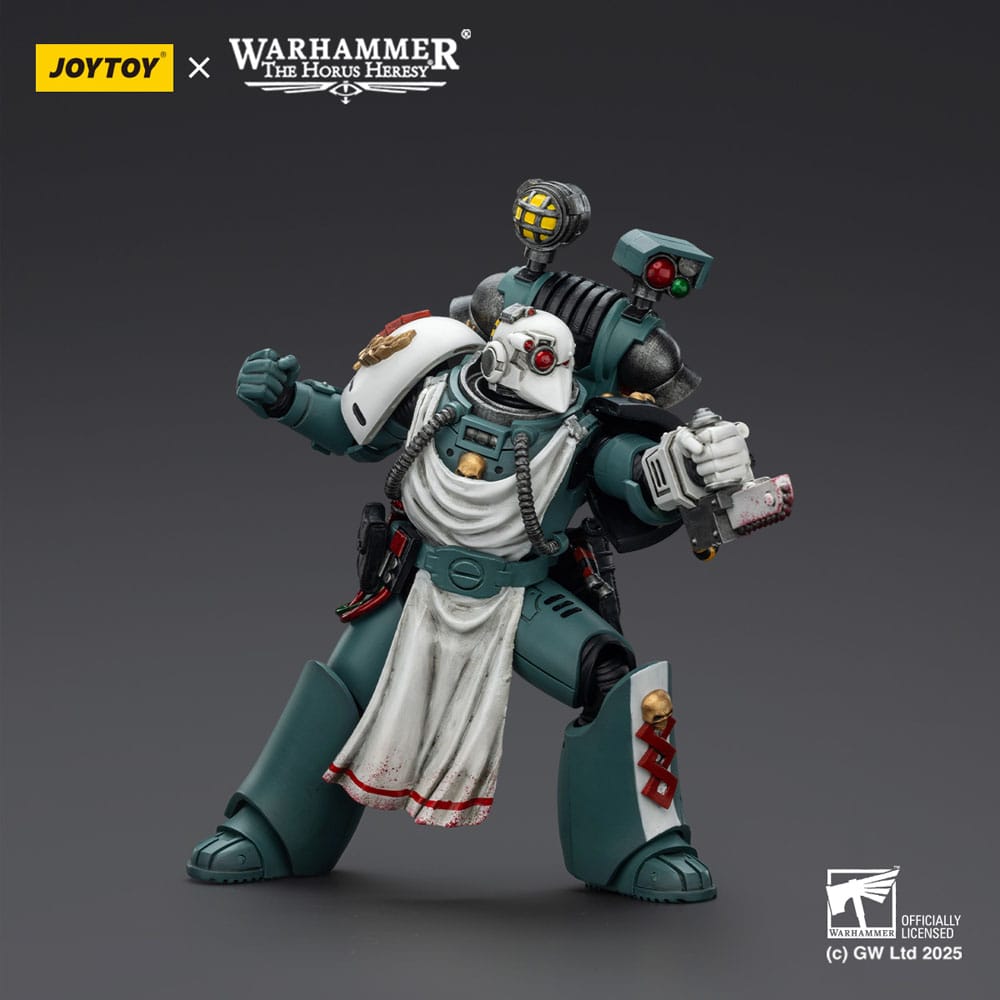 Warhammer 40,000: Sons of Horus Action Figure Legion Apothecary 12 cm