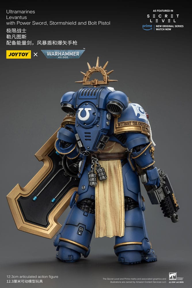 Warhammer 40,000 Action Figure Ultramarines Levantus with Power Sword, Stormshield and Bolt Pistol 13 cm