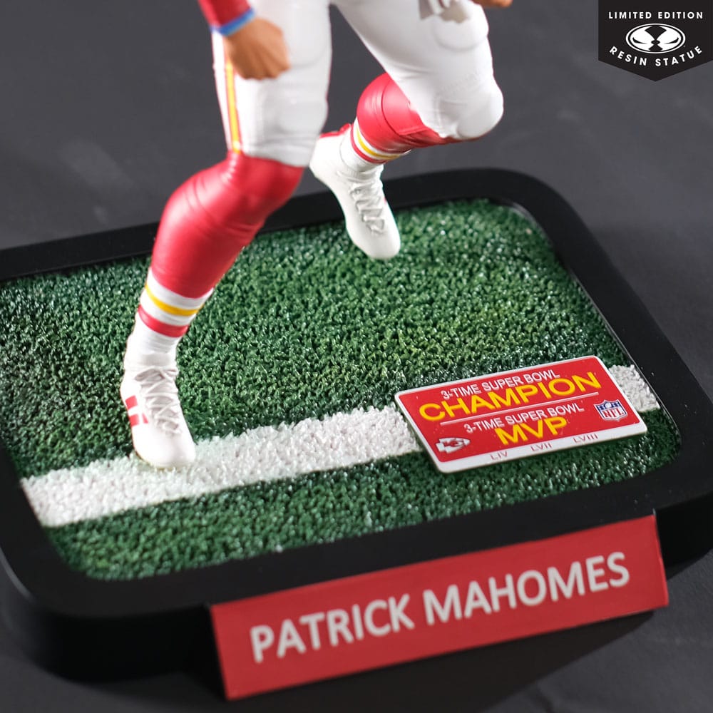 NFL Kansas City Chiefs Statue Statue 1/6 Patrick Mahomes 30 cm