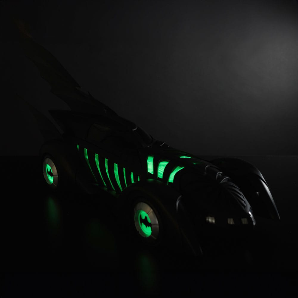 Batman Forever DC Multiverse Vehicle Batmobile Glow in the Dark Edition (etichetta oro) 79 cm