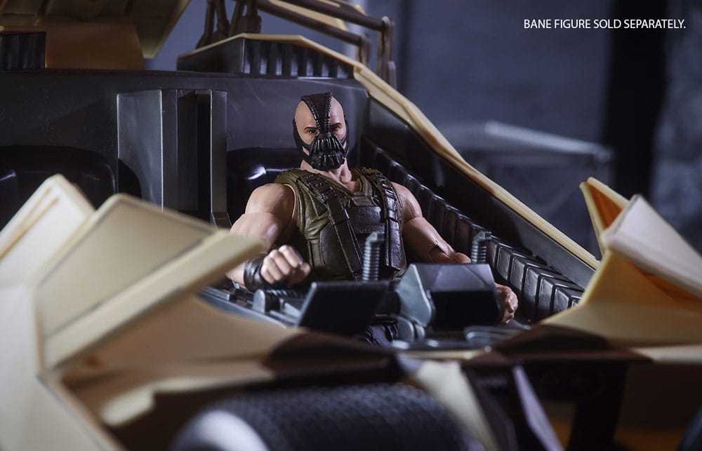 Tumbler mimetico DC Multiverse Vehicle (Il cavaliere oscuro - Il ritorno) (etichetta oro) 45 cm