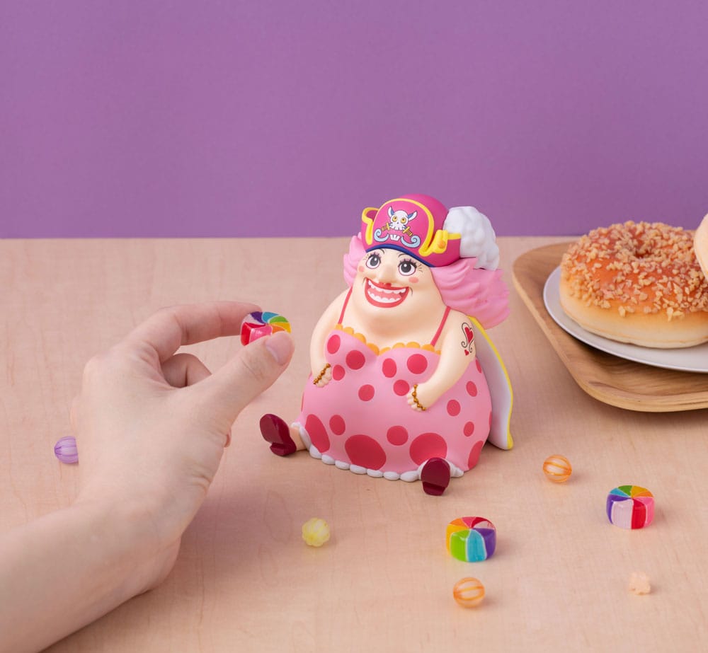 Statua in PVC di One Piece Look Up Big Mom da 11 cm