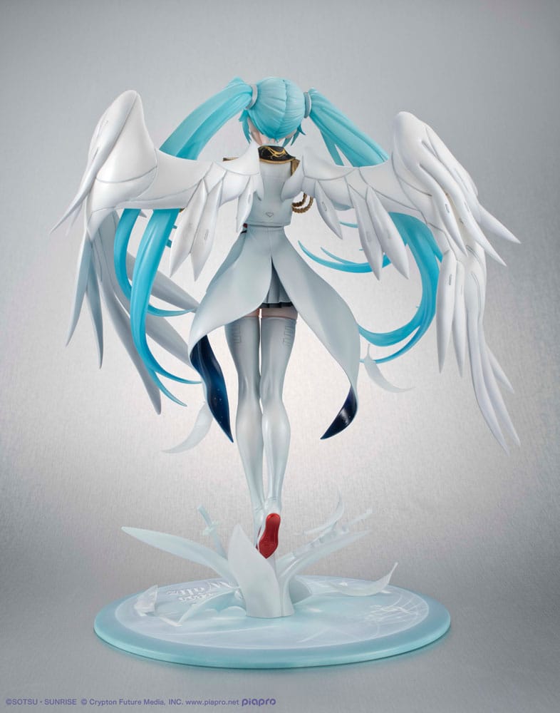 Mobile Suit Gundam x Hatsune Miku Lucrea PVC Statue Hatsune Miku x Wing Gundam Zero EW 45th Anniversary 27cm
