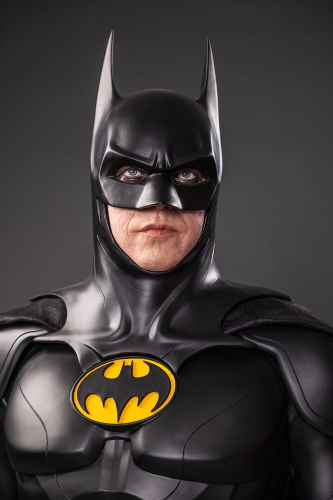The Flash Life-Size Statue Batman Keaton 2 211 cm