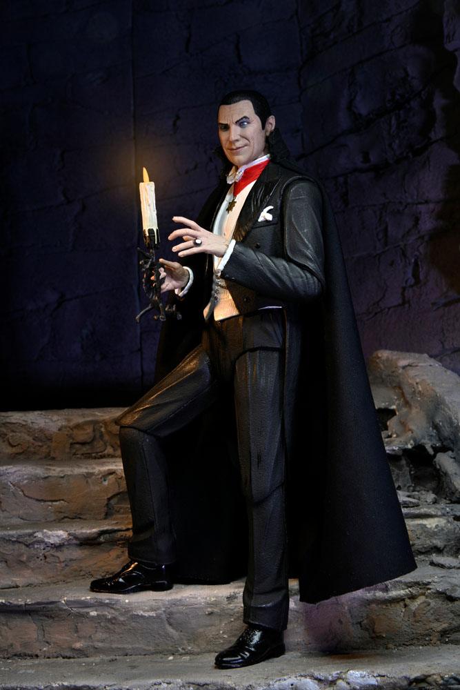 Universal Monsters Action Figure Ultimate Dracula (Transylvania) 18 cm