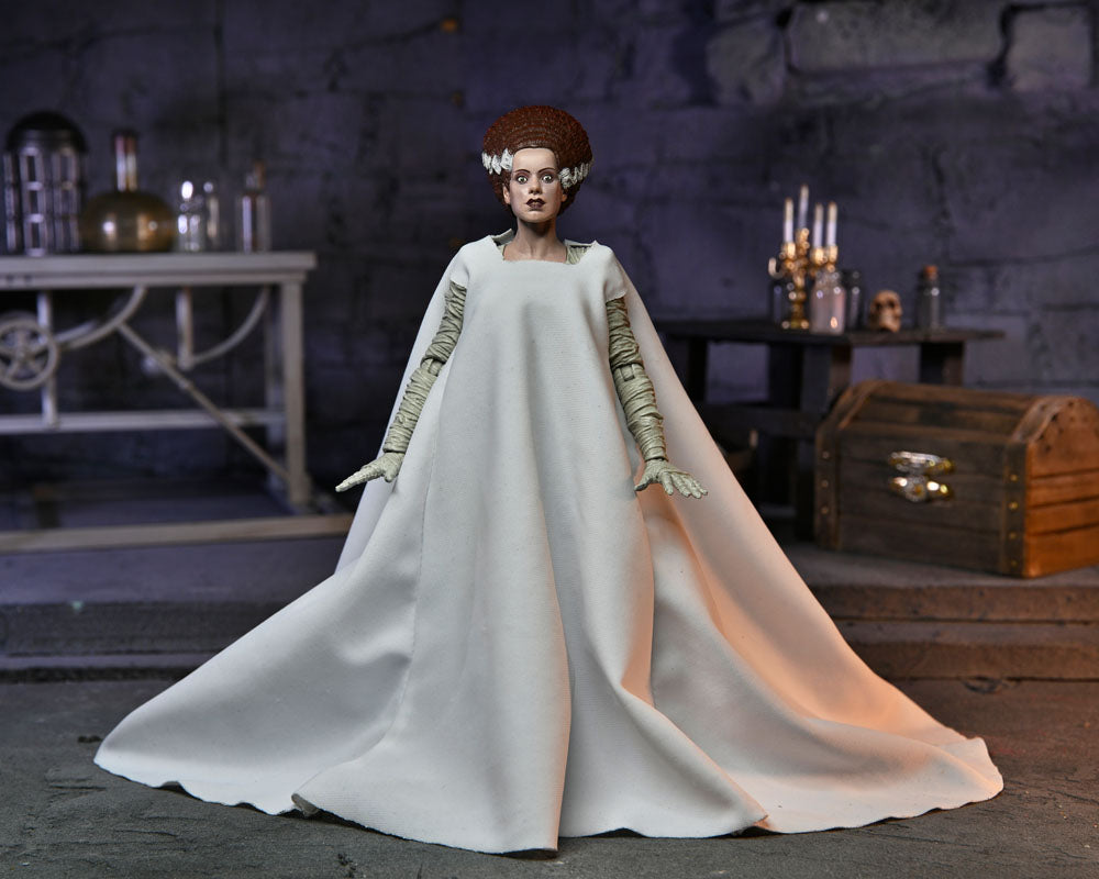 Action figure Universal Monsters Ultimate Bride of Frankenstein (colore) 18 cm