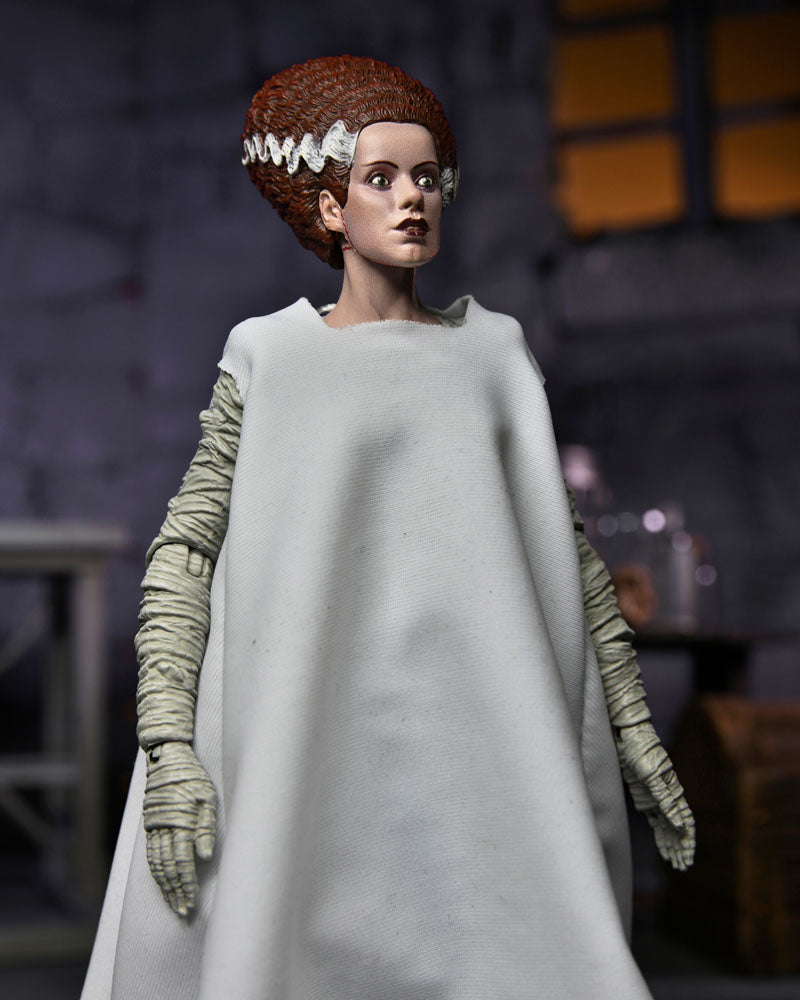 Action figure Universal Monsters Ultimate Bride of Frankenstein (colore) 18 cm