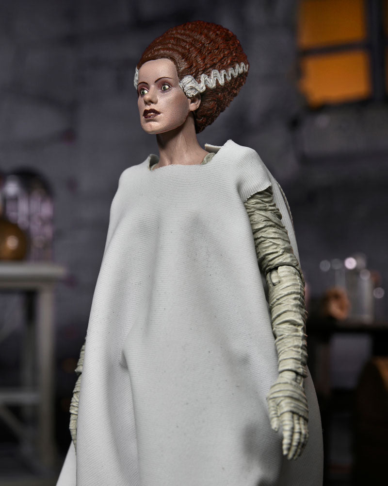 Action figure Universal Monsters Ultimate Bride of Frankenstein (colore) 18 cm