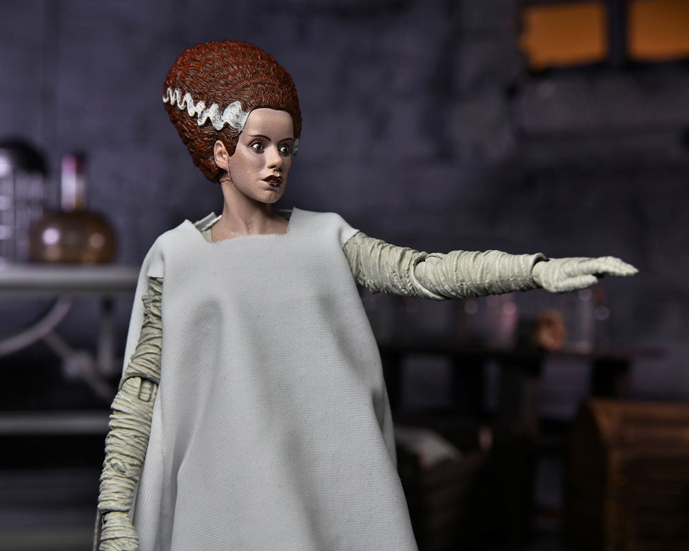 Action figure Universal Monsters Ultimate Bride of Frankenstein (colore) 18 cm