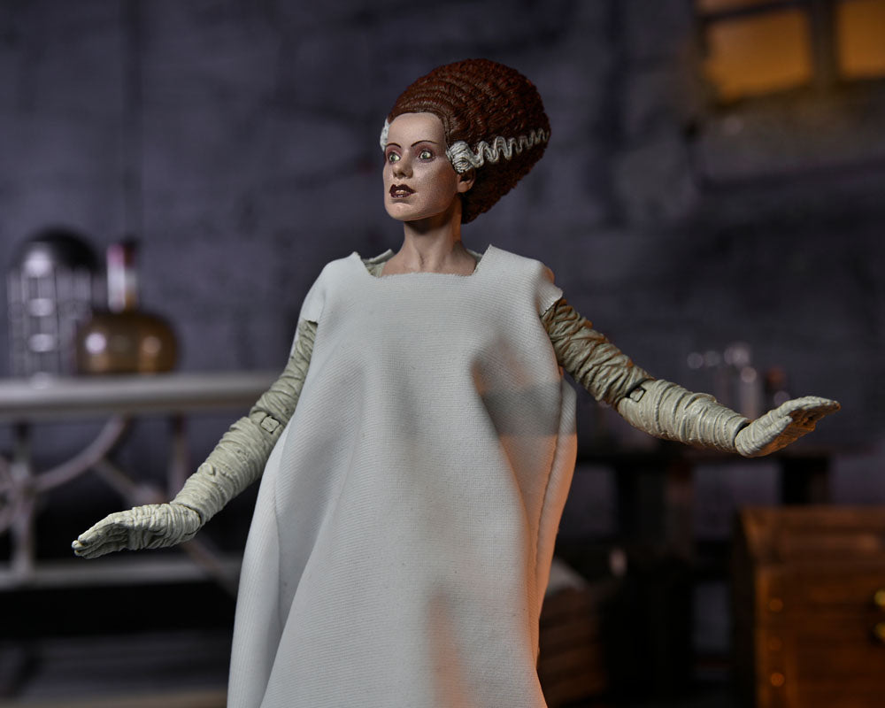 Action figure Universal Monsters Ultimate Bride of Frankenstein (colore) 18 cm