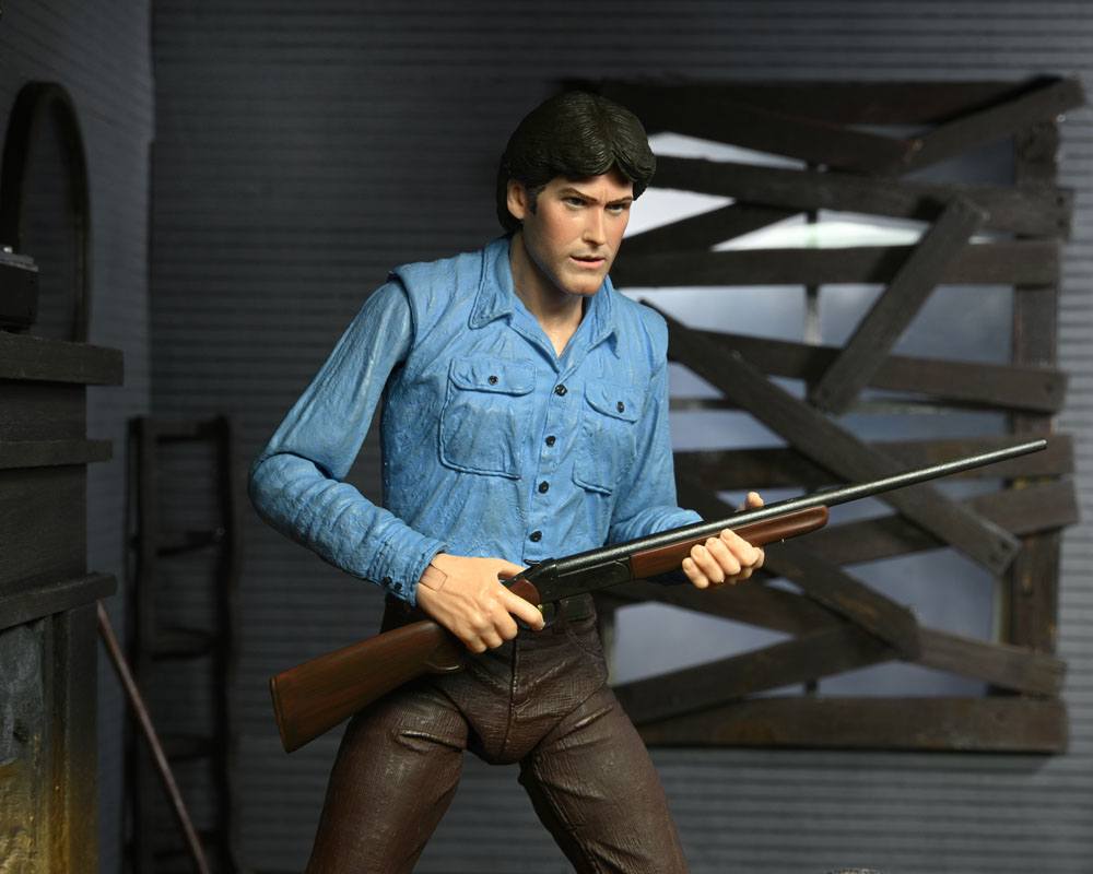 The Evil Dead Action Figure Ultimate Ash 18 cm