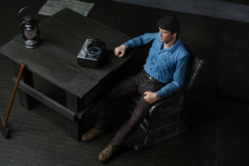 The Evil Dead Action Figure Ultimate Ash 18 cm