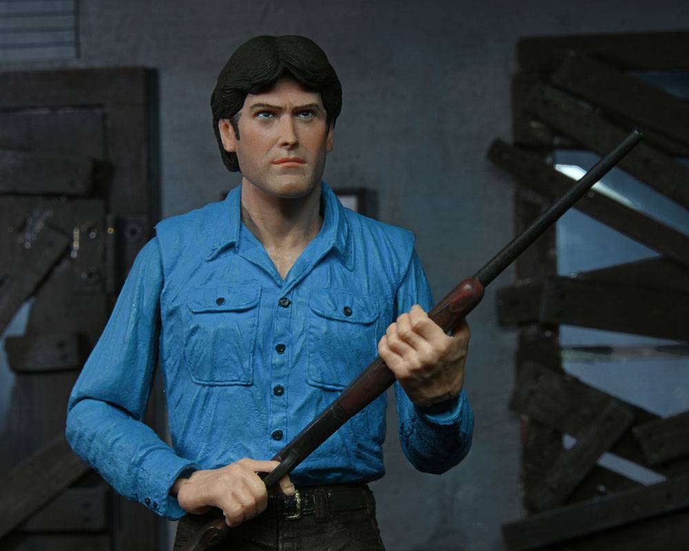 The Evil Dead Action Figure Ultimate Ash 18 cm