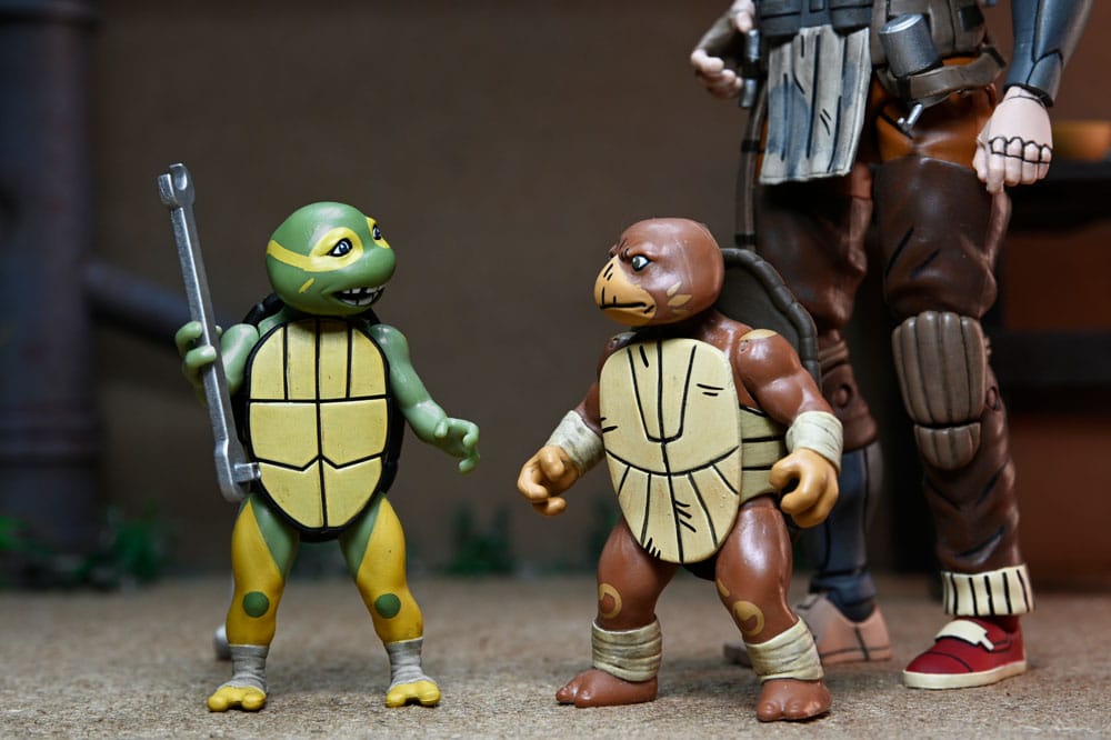 Teenage Mutant Ninja Turtles (The Last Ronin The Lost Years) Action Figure Grammy Abril with Baby Yi &amp; Moja 18 cm