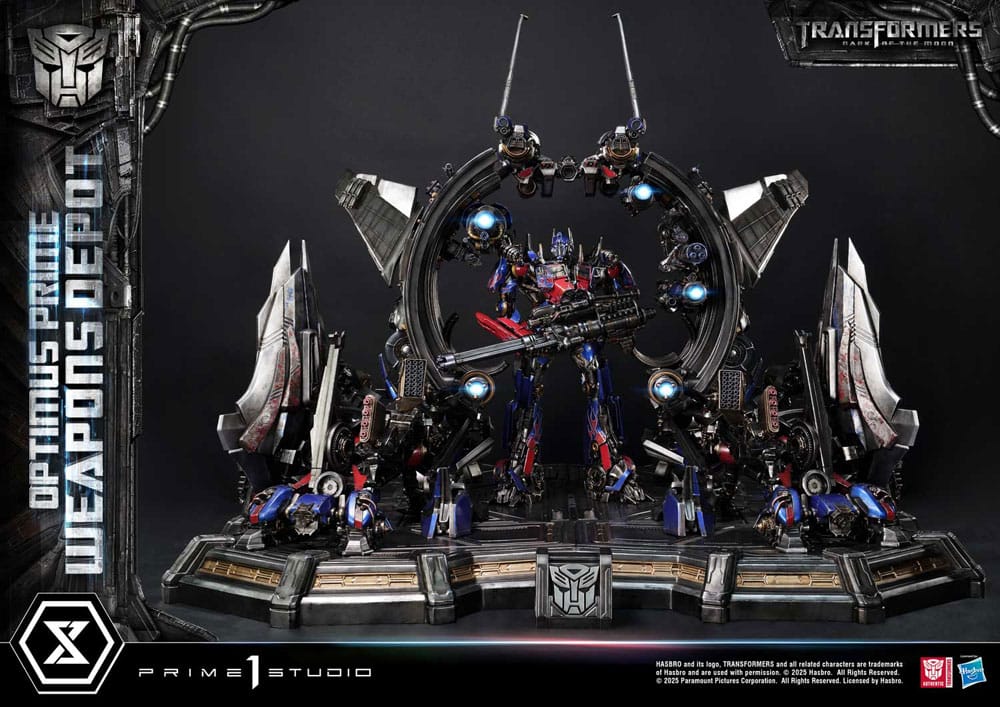 Transformers: Dark of the Moon (Movie) Museum Masterline Statue Optimus Prime Weapons Depot 127 cm