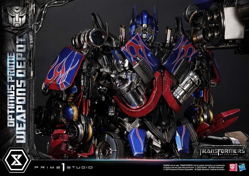 Transformers: Dark of the Moon (Movie) Museum Masterline Statue Optimus Prime Weapons Depot 127 cm
