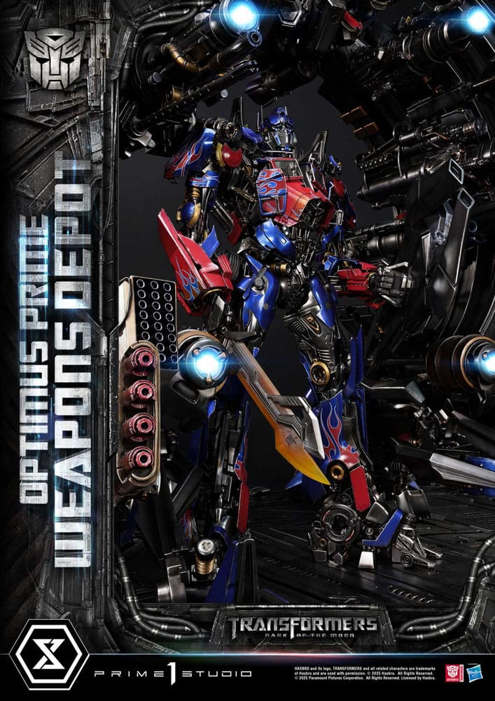 Transformers: Dark of the Moon (Movie) Museum Masterline Statue Optimus Prime Weapons Depot 127 cm