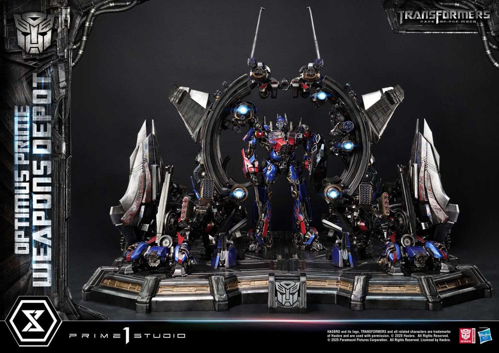 Transformers: Dark of the Moon (Film) Museum Masterline Statue Optimus Prime Weapons Depot Bonus Version 127 cm