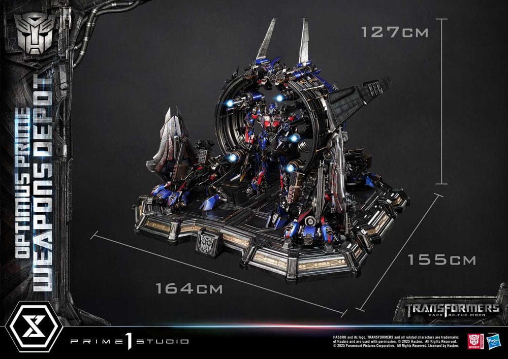 Transformers: Dark of the Moon (Film) Museum Masterline Statue Optimus Prime Weapons Depot Bonus Version 127 cm